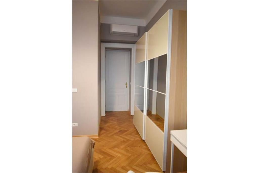 Residence Montanelli Trieste Bagian luar foto