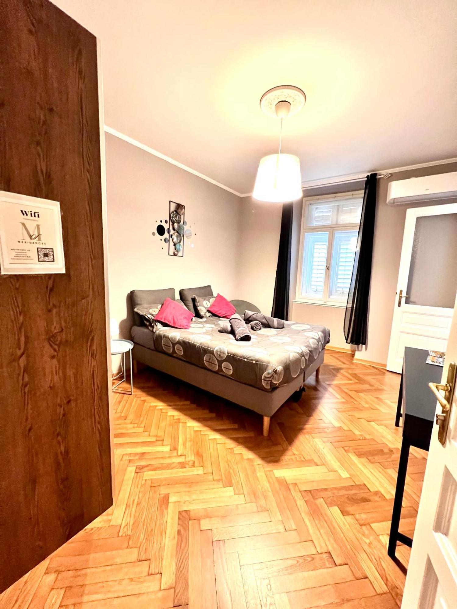 Residence Montanelli Trieste Bagian luar foto
