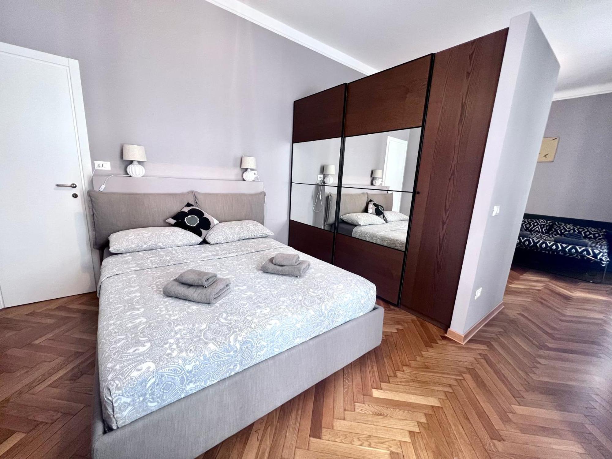 Residence Montanelli Trieste Bagian luar foto